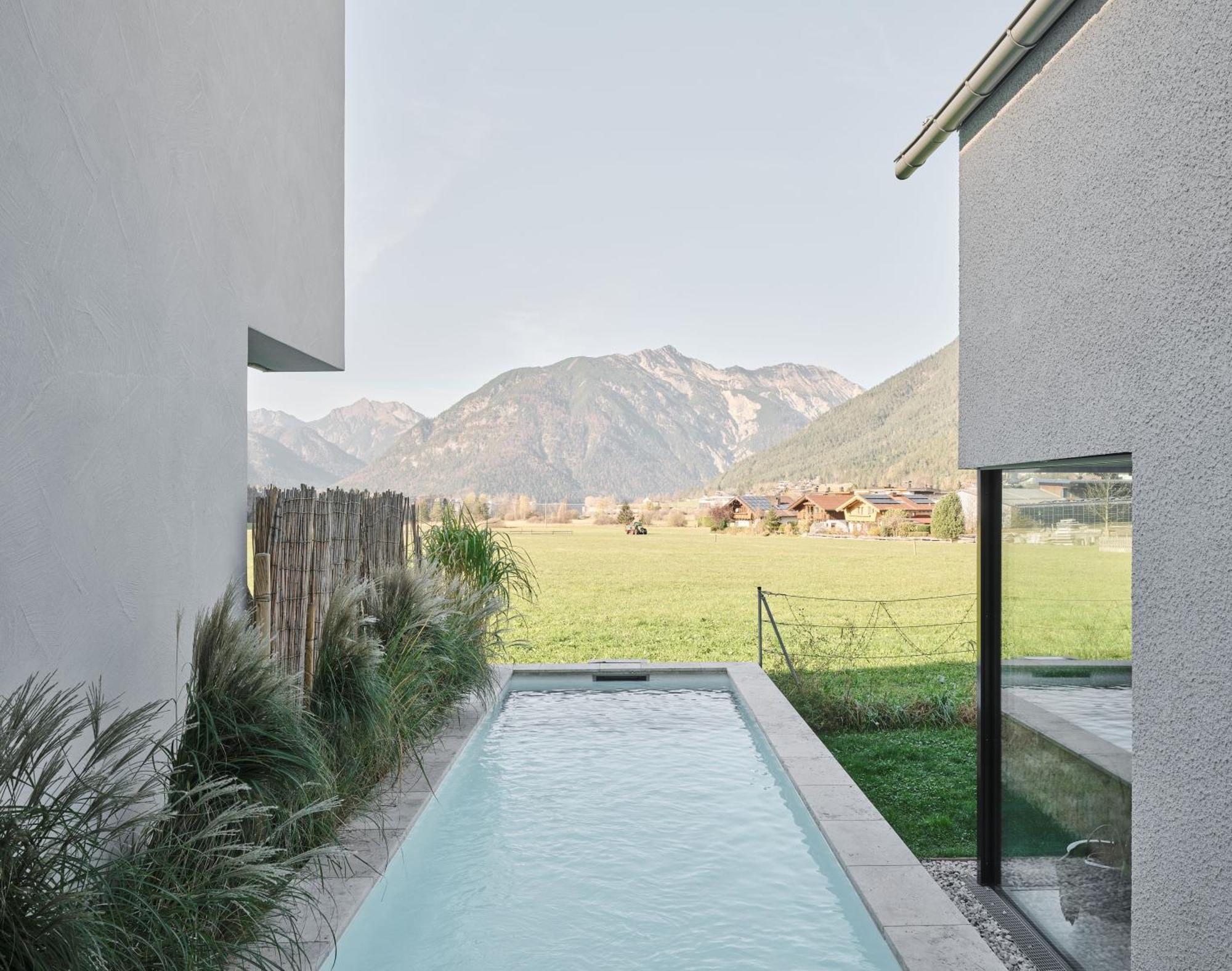 Urban Mountain Chalet With Lake View Maurach  Exteriér fotografie